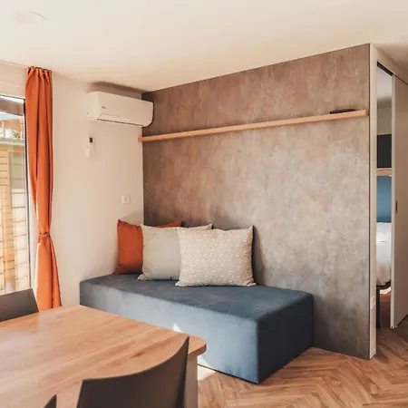 Maggiore Bay Aparthotel *