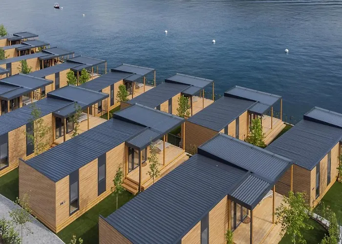 Maggiore Bay מלון דירות באוונו