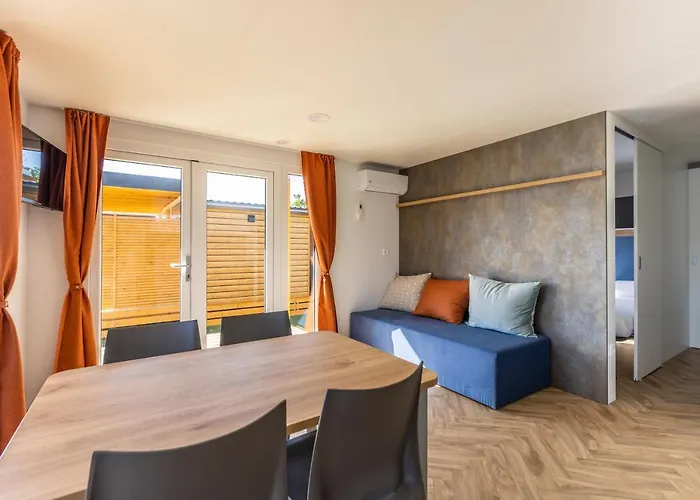 Maggiore Bay מלון דירות 4*